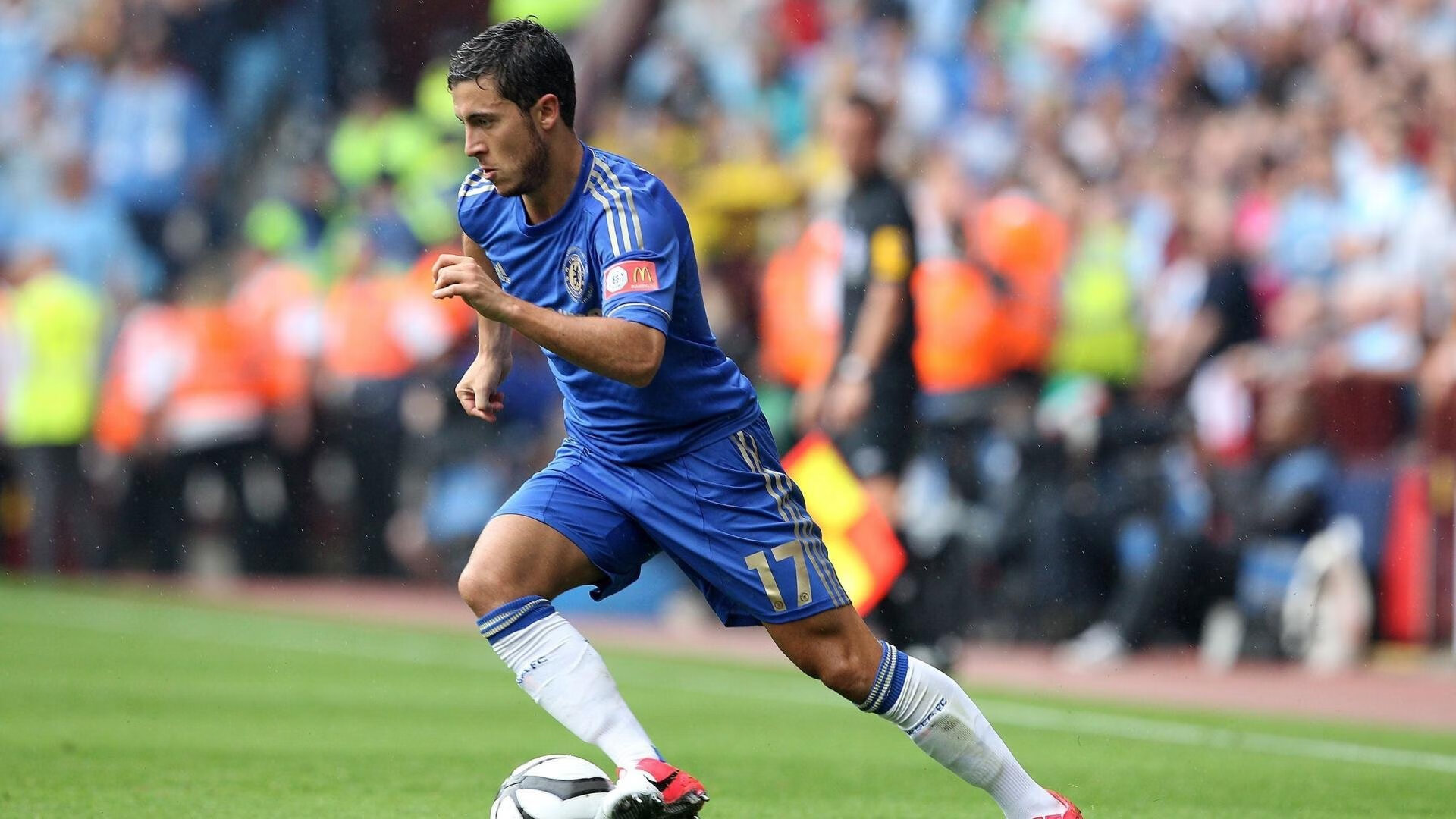 “德甲领头羊战火重燃，压力与日俱增”，德甲阵营